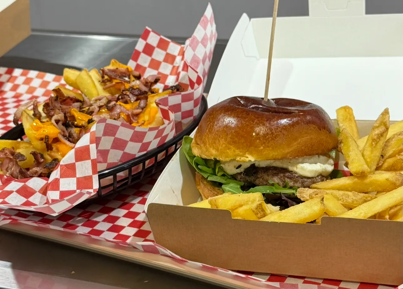 Mamuela’s Burger, Fish and Cheese · Fotos 1